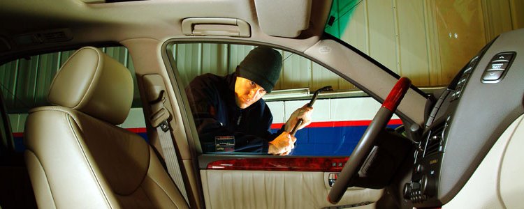 Как защитить автомобиль от угона